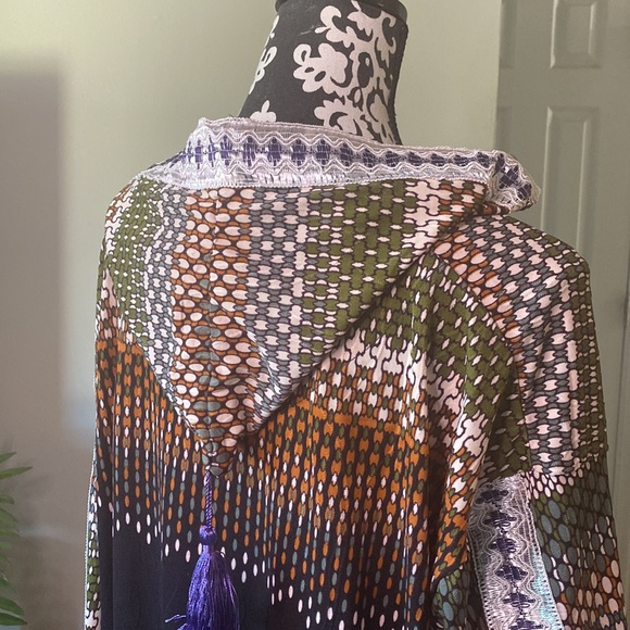 Saudi Abaya Dress - Picture 6 of 8